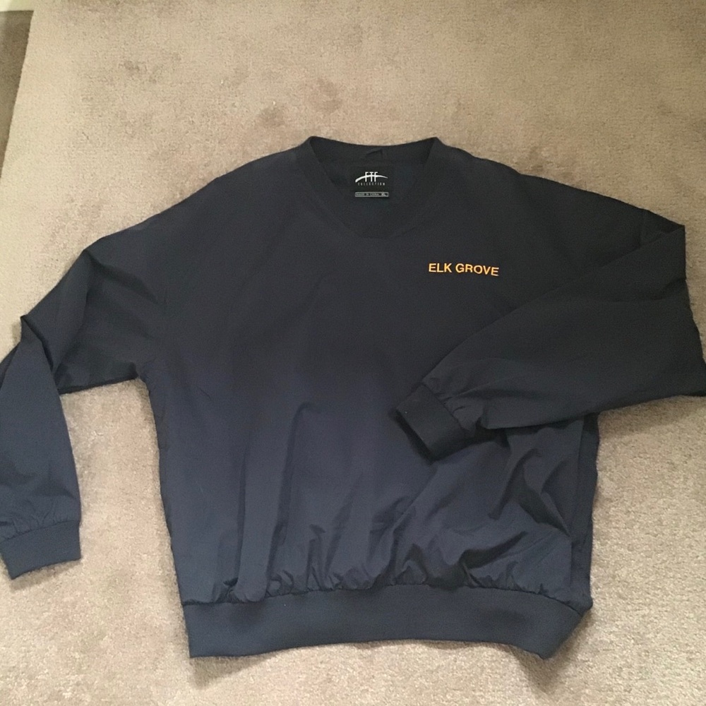 NWOT-FTF collection men’s V neck pullover